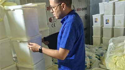ضبط مصنع ألبان بداخله طن جبن فاسدة بالغربية