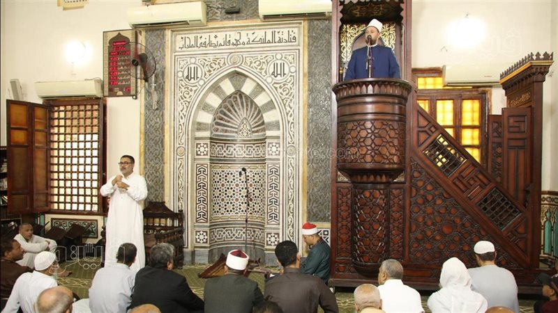 ترجمة خطبة الجمعة