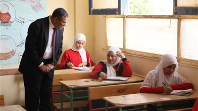 35 ألف طالب يؤدون امتحانات النقل في 335 لجنة بالوادي الجديد