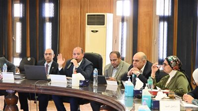 تفاصيل اجتماع مجلس مستشفيات قصر العيني.. رفع حالة الاستعداد القصوى لاستقبال عيد الأضحى.. تحديث سياسات مكافحة العدوى.. تخصيص نوبتجية يومية من المحامين لمواجهة أي تجاوزات ضد الفرق الطبية