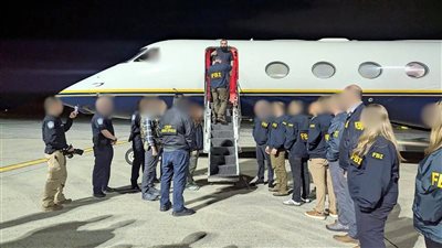 على طريقة مادورو، أمريكا تعتقل شخصية عراقية بارزة وتنقله إلى واشنطن ( صور)