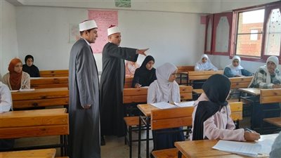 رئيس منطقة الإسماعيلية الأزهرية يشدد على الالتزام بتعليمات سير الامتحانات 