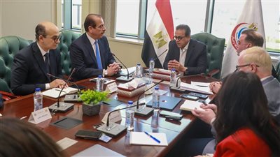 وزير الصحة يبحث إطلاق حملة وطنية لرفع الوعي بالأمراض غير المعدية
