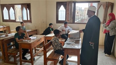 رئيس منطقة الإسماعيلية الأزهرية يتفقد لجان الشهادة الابتدائية 