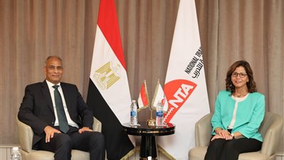 محافظ كفر الشيخ يناقش تعزيز التعاون بين الأكاديمية الوطنية للتدريب ومركز استدامة 