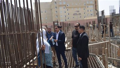 رئيس جامعة بنها يتفقد الأعمال الإنشائية بكليتي التربية النوعية والفنون التطبيقية