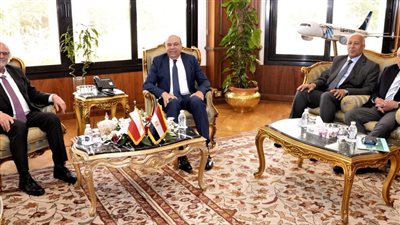 وزير الطيران المدني: تقديم كافة التسهيلات لزيادة الحركة السياحية الوافدة من بولندا إلى المقاصد المصرية