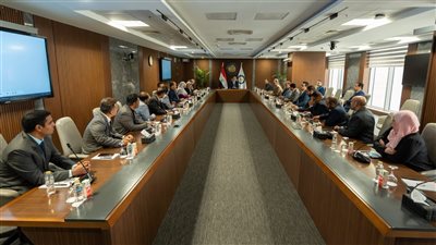 وزير البترول يلتقي كوادر التعدين المرشحة لبرامج تدريبية متقدمة بأكبر الجامعات الأسترالية