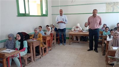 إحالة ملاحظ للتحقيق لحيازته هاتفا محمولا داخل لجنة امتحانات ببني سويف