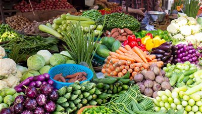 سعر الخضار اليوم، انخفاض الطماطم 10 جنيهات والبامية 20 وارتفاع 8 أصناف 