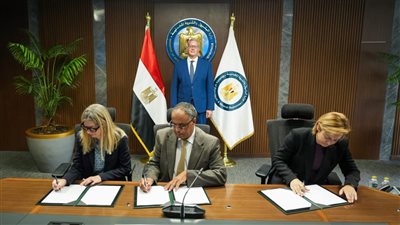 وزير البترول يشهد توقيع اتفاقية لزيادة البحث والإنتاج بمنطقة بدرالدين بالصحراء الغربية