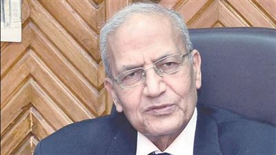 رئيس جامعة القاهرة يهنئ الدكتور شريف مختار بفوزه بجائزة «الطبيب العربي»