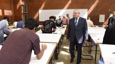 نائب رئيس جامعة عين شمس يوجه بتوفير كافة سبل الراحة للامتحانات
