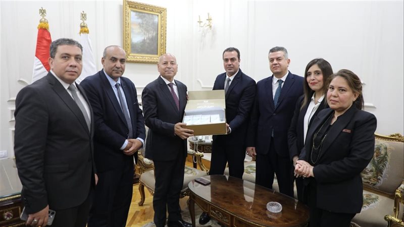 محافظ القاهرة، فيتو