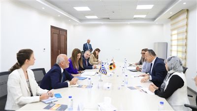 عبدالعزيز قنصوة يستقبل وزيرة التعليم والرياضة اليونانية لبحث التعاون المشترك 