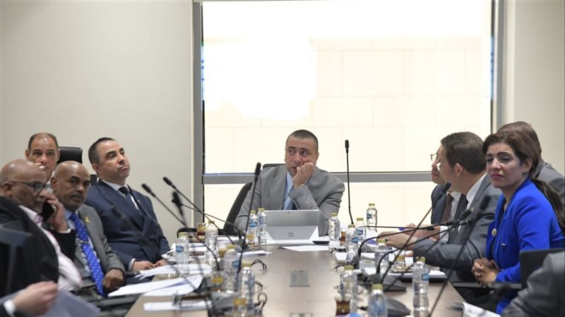 اجتماع لجنة الصناعة