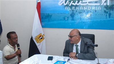 محافظ الإسكندرية يعقد لقاءً جماهيريا ويفحص 40 شكوى ويوجه بتوفير 9 فرص عمل