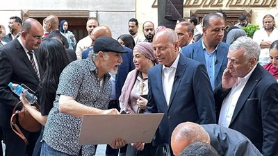 محافظ القاهرة ووزيرة الثقافة يتفقدان مبادرة شارع الفن في أولى فعالياته (صور وفيديو)