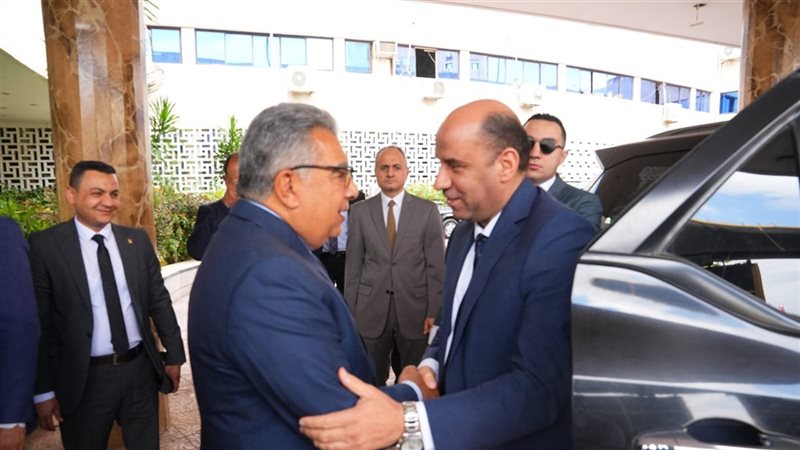 محافظ الدقهلية يستقبل
