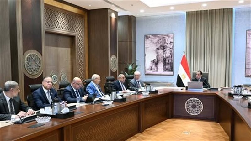 رئيس الوزراء خلال