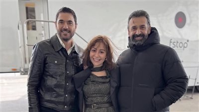 منة شلبي تشارك صورة من كواليس “7Dogs” مع كريم عبد العزيز وأحمد عز