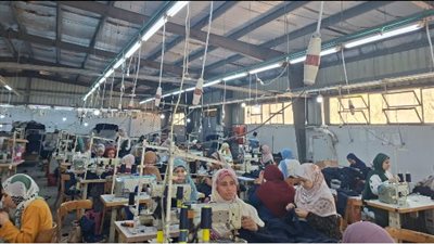 من البراند إلى المستهلك، جولة داخل مصنع ملابس بالقليوبية لكشف 