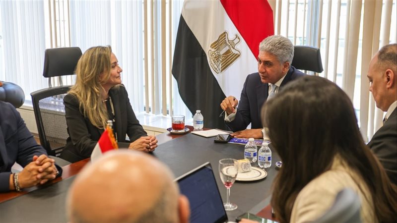 لقاء وزير السياحة
