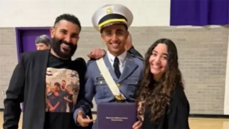 أحمد سعد ونجله، فيتو