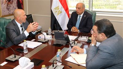 وزير الكهرباء يبحث توفير الطاقة اللازمة لإقامة مشروع مركز عالمى للبيانات 