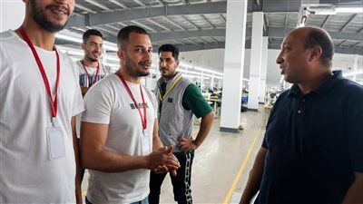 حملات موسعة على المنشآت الصناعية بالإسماعيلية لضمان الالتزام بأحكام قانون العمل