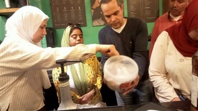 استعدادا لعيد الأضحى، محافظ الإسكندرية يوجه بضخ كميات كبيرة من السلع الغذائية وطرحها بأسعار مخفضة 