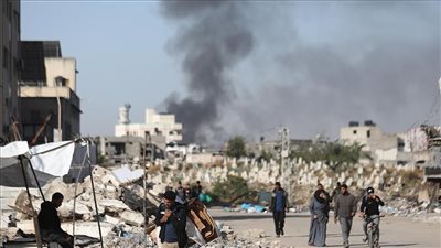 استشهاد فلسطيني وزوجته وطفله بقصف إسرائيلي في غزة