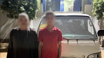 الأمن يكشف ملابسات فيديو جلوس راكب أعلى ميكروباص بالمنيا