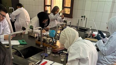 طلاب كليات القطاع الصحي بجامعة القاهرة الأهلية يؤدون الامتحانات العملية