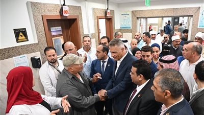 محافظ جنوب سيناء يتابع مستوى الخدمات المقدمة للمواطنين بمستشفى رأس سدر