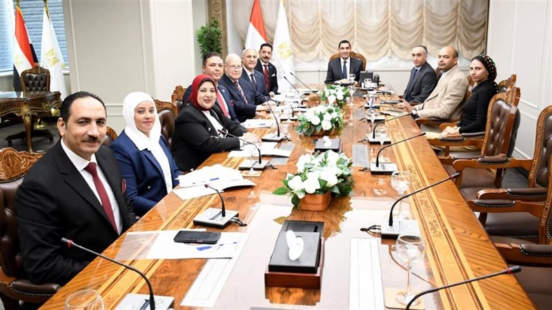 وزير الرياضة مع مجلس