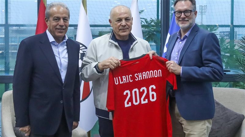أبو ريدة مع السفير