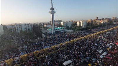 مشهد مهيب، الآلاف يؤدون صلاة عيد الأضحى في الإسكندرية (صور)