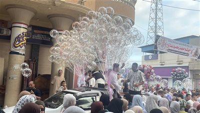 إقبال كثيف من أطفال البحيرة على شراء البالونات (فيديو وصور) 