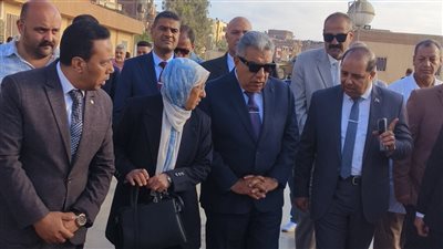 محافظ الدقهلية يشهد أول أضحية داخل مجزر ميت الكرماء (صور) 