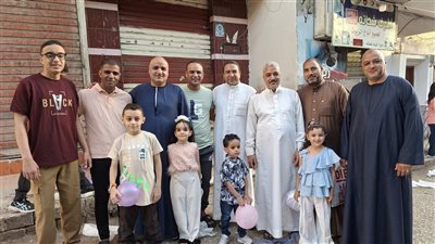 بالجلباب الصعيدي، أهالي سوهاج يلتقطون الصور التذكارية احتفالا بعيد الأضحى (صور)