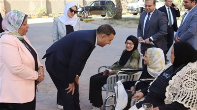 محافظ القليوبية يشارك نزيلات دار رعاية بالعبور فرحة عيد الأضحى