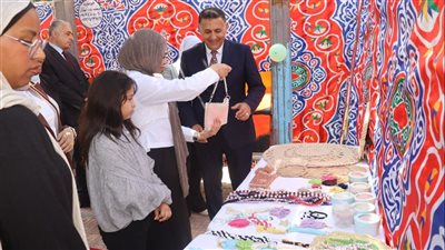 محافظ القليوبية يشارك الفتيات الأيتام بدور الرعاية الاحتفال بعيد الأضحى 