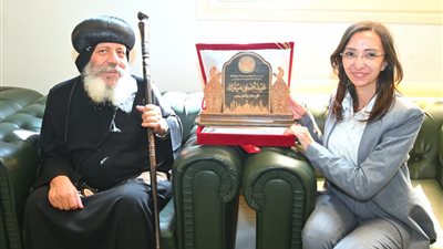 رئيس دير الأنبا مكاريوس السكندري يقدم التهنئة لمحافظ البحيرة بعيد الأضحى 