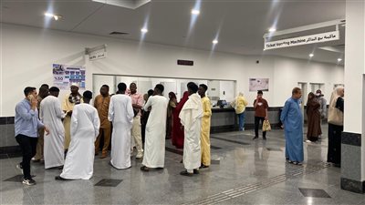 زحام على مونوريل شرق النيل في أول أيام عيد الأضحى لزيارة النهر الأخضر (صور) 