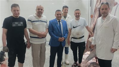 رئيس جامعة مدينة السادات يتابع التشغيل التجريبي للمجزر الآلي
