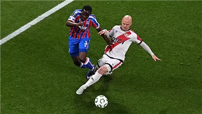 دوري المؤتمر الأوروبي، تعادل سلبي بين كريستال بالاس ورايو فاليكانو في الشوط الأول