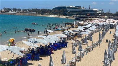 شواطئ الإسكندرية في ثاني أيام عيد الأضحى، الرايات خضراء والإقبال ضعيف (صور)