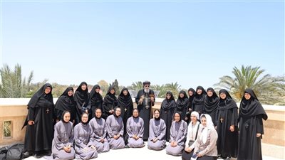 البابا تواضروس يتلقى تقريرا عن راهبات دير مارجرجس بحارة زويلة وسيدي كرير