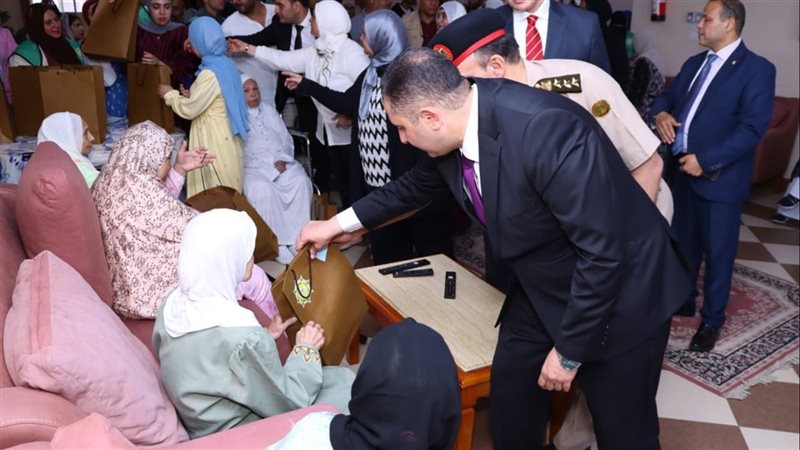 محافظ دمياط يزور